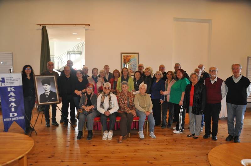 Ayvalık Kasaid ve Kadın Şairlerimiz: 8 Mart Dünya Kadınlar Günü