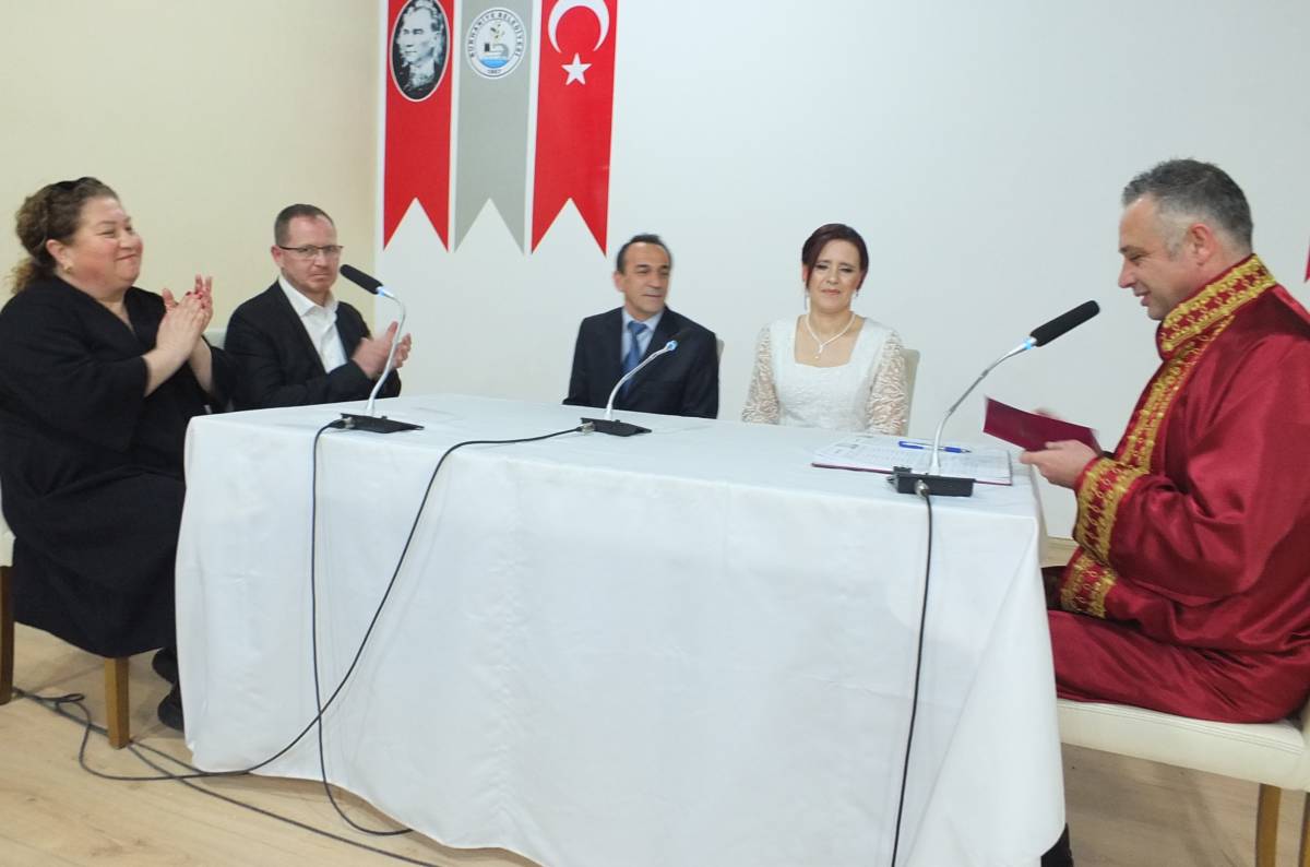 Burhaniye’de düğün sezonu başladı