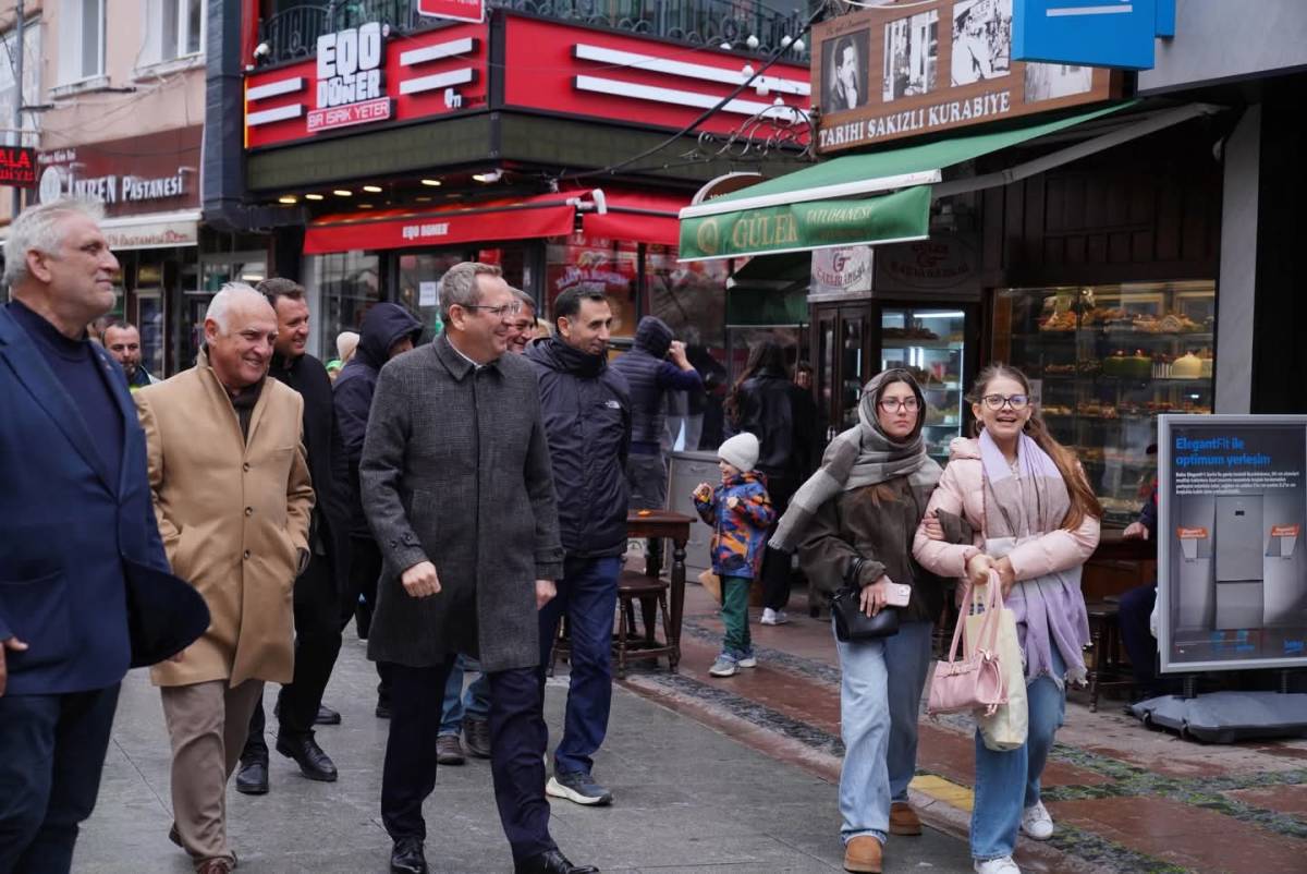 Ergin'den esnaf ve vatandaşlarla bayram buluşması