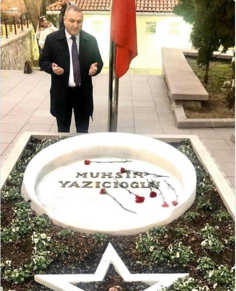 Ak Partili Uslu’dan BBP Kurucu Genel Başkanı Yazıcıoğlu’nun Kabrine Ziyaret