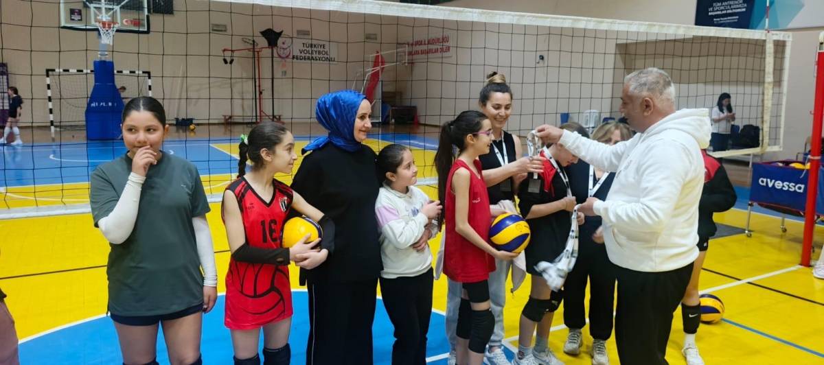 Burhaniye’de Anlamlı Turnuva