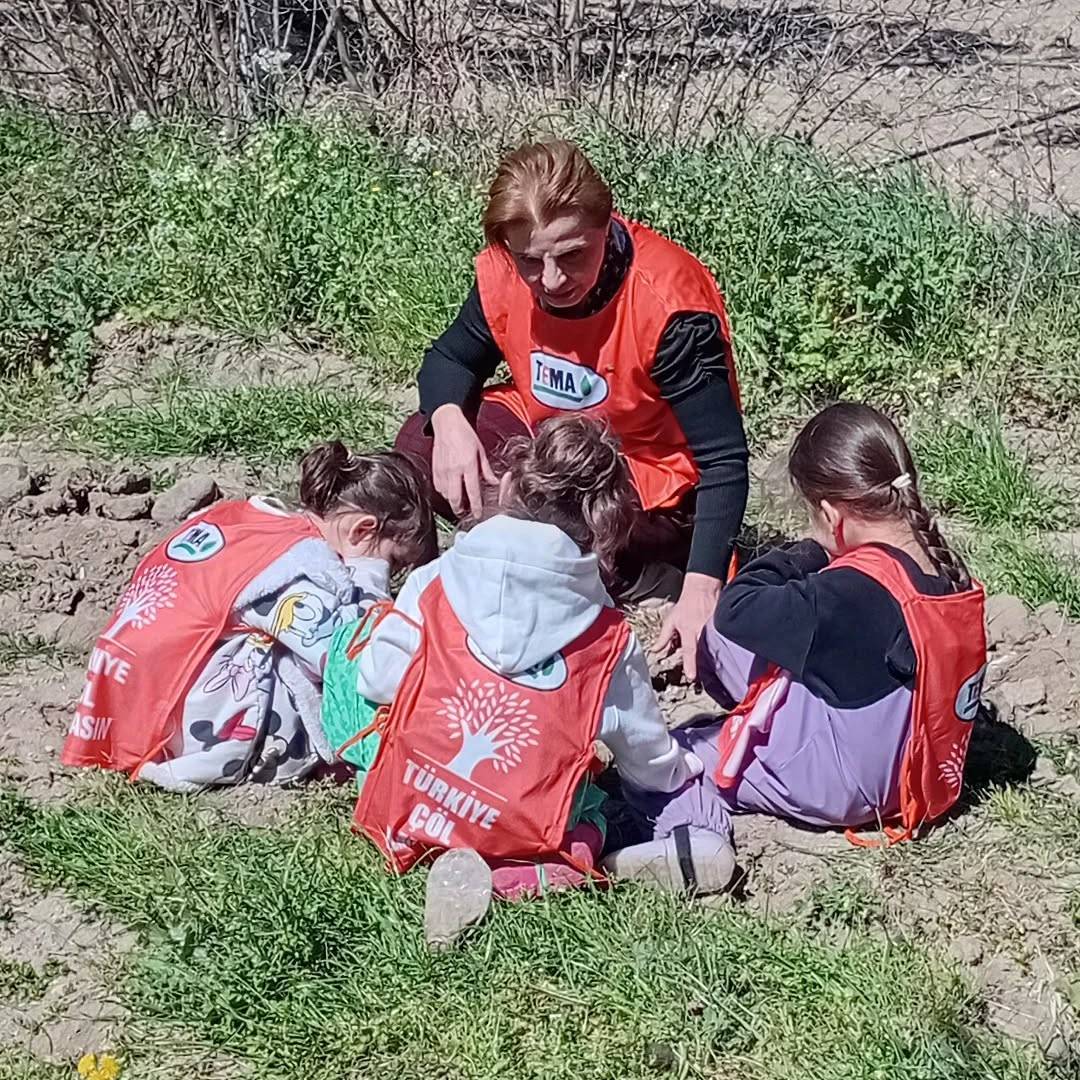 Burhaniye’de Doğa Sevgisi zeytin ağaçlarının gölgesinde yeşeriyor