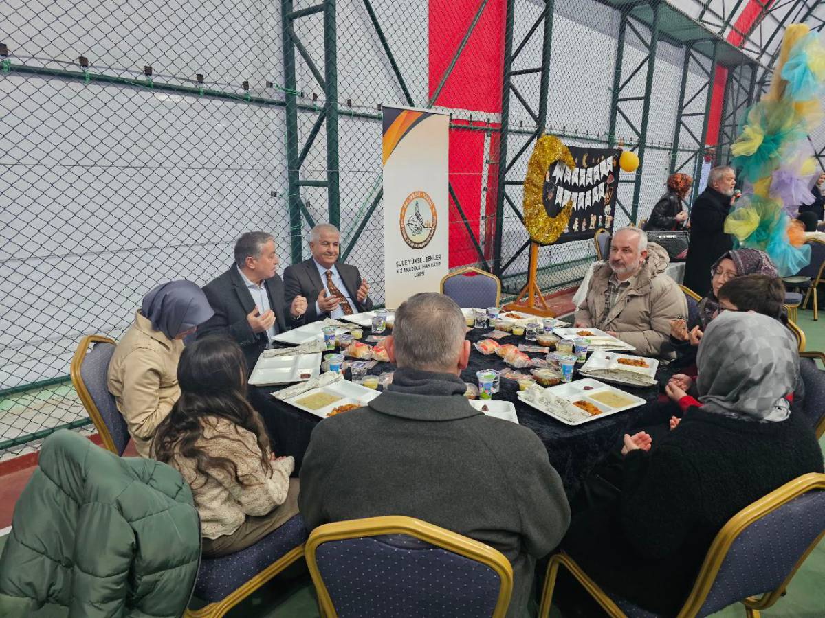 Ramazan'ın Bereketi Eğitim Ailesini Aynı Sofrada Buluşturdu