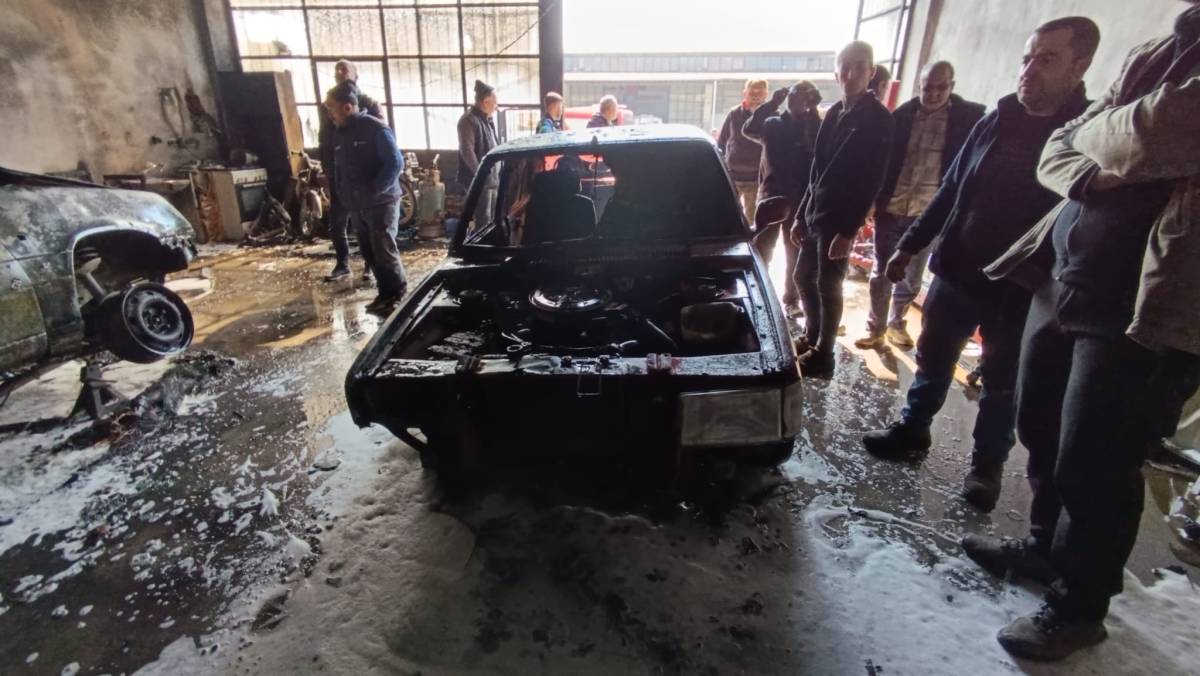 Havran’da boya atölyesinde korkunç yangın: 2 araç yandı, 1 kişi yaralandı