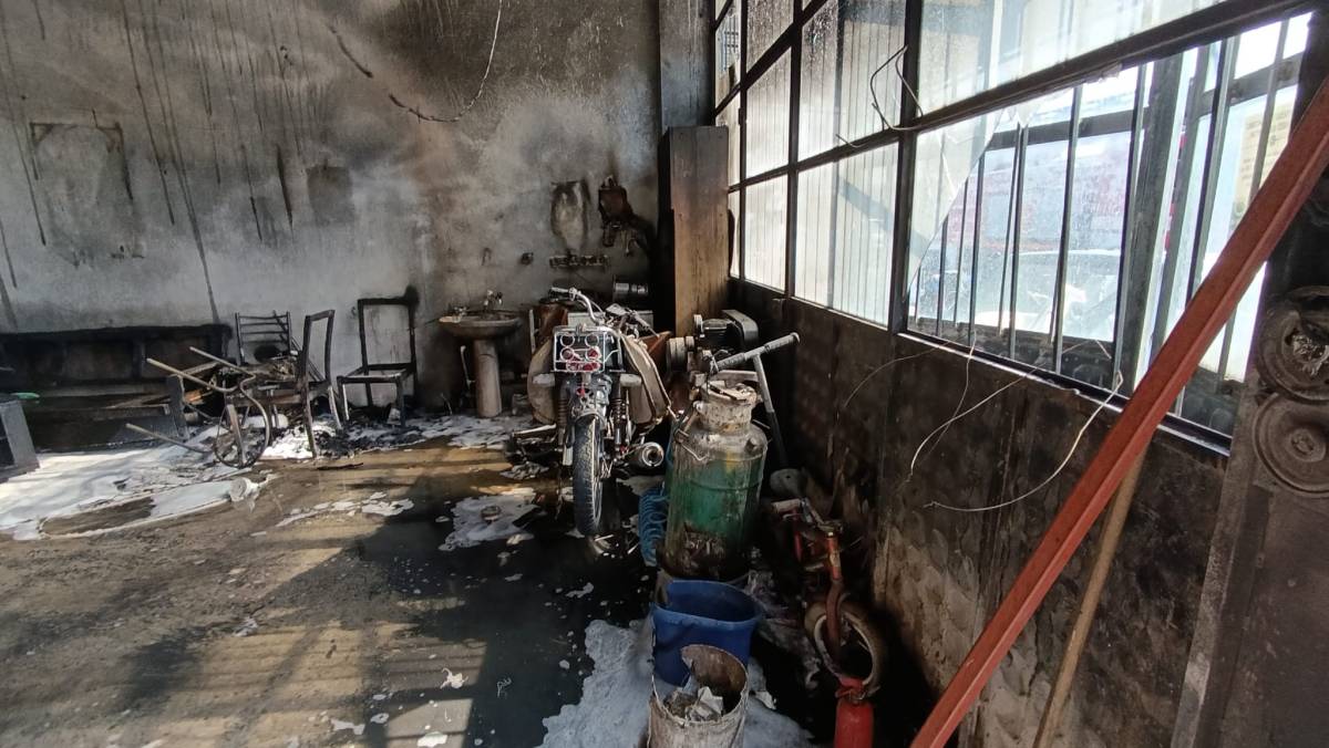 Havran’da boya atölyesinde korkunç yangın: 2 araç yandı, 1 kişi yaralandı