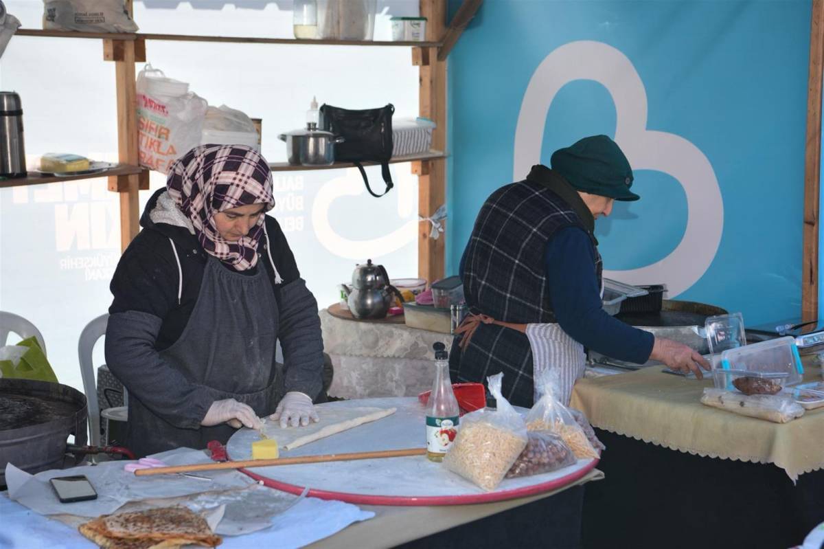 Kadın Emeği Çarşısı açıldı