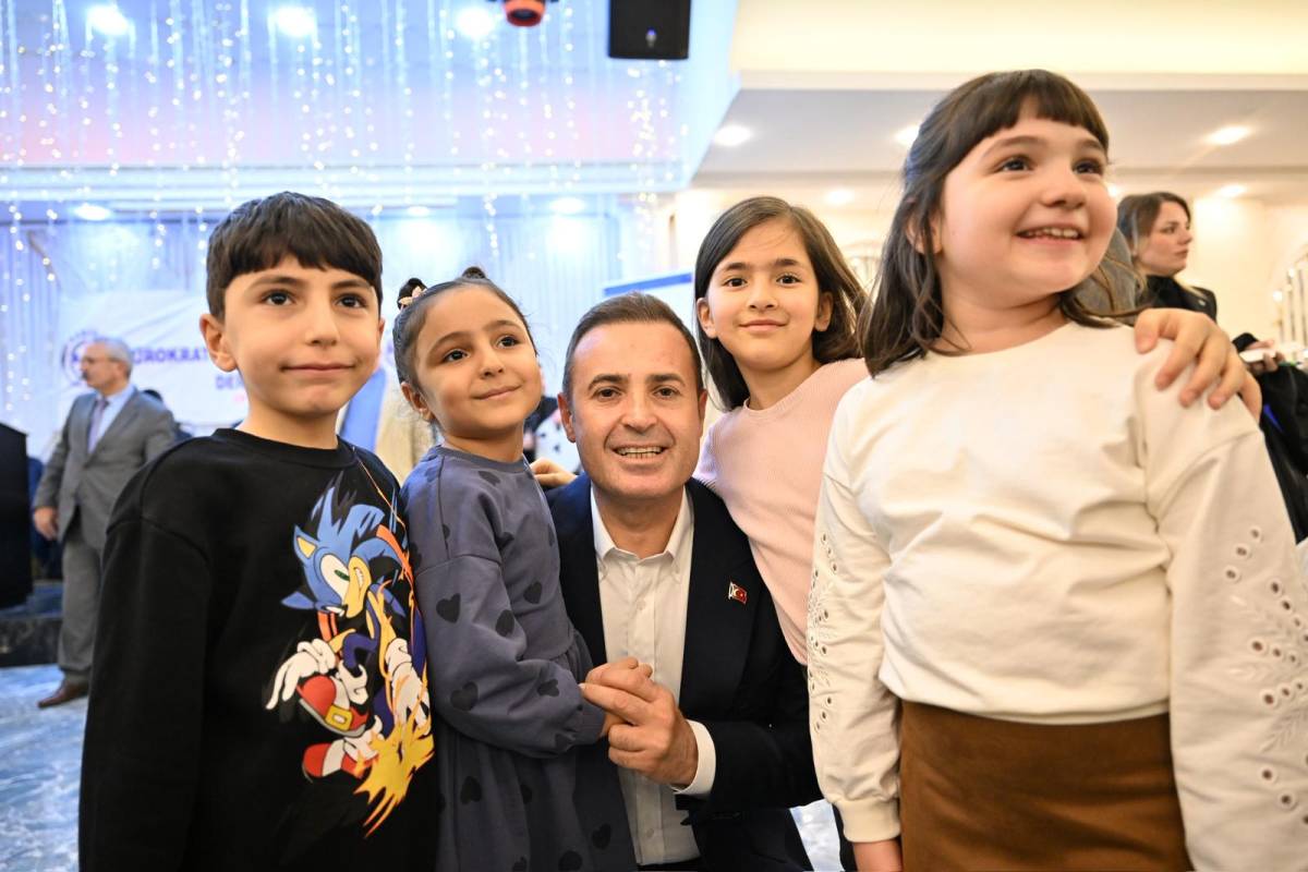 Akın, İstanbul’daki Balıkesirliler ile kucaklaştı