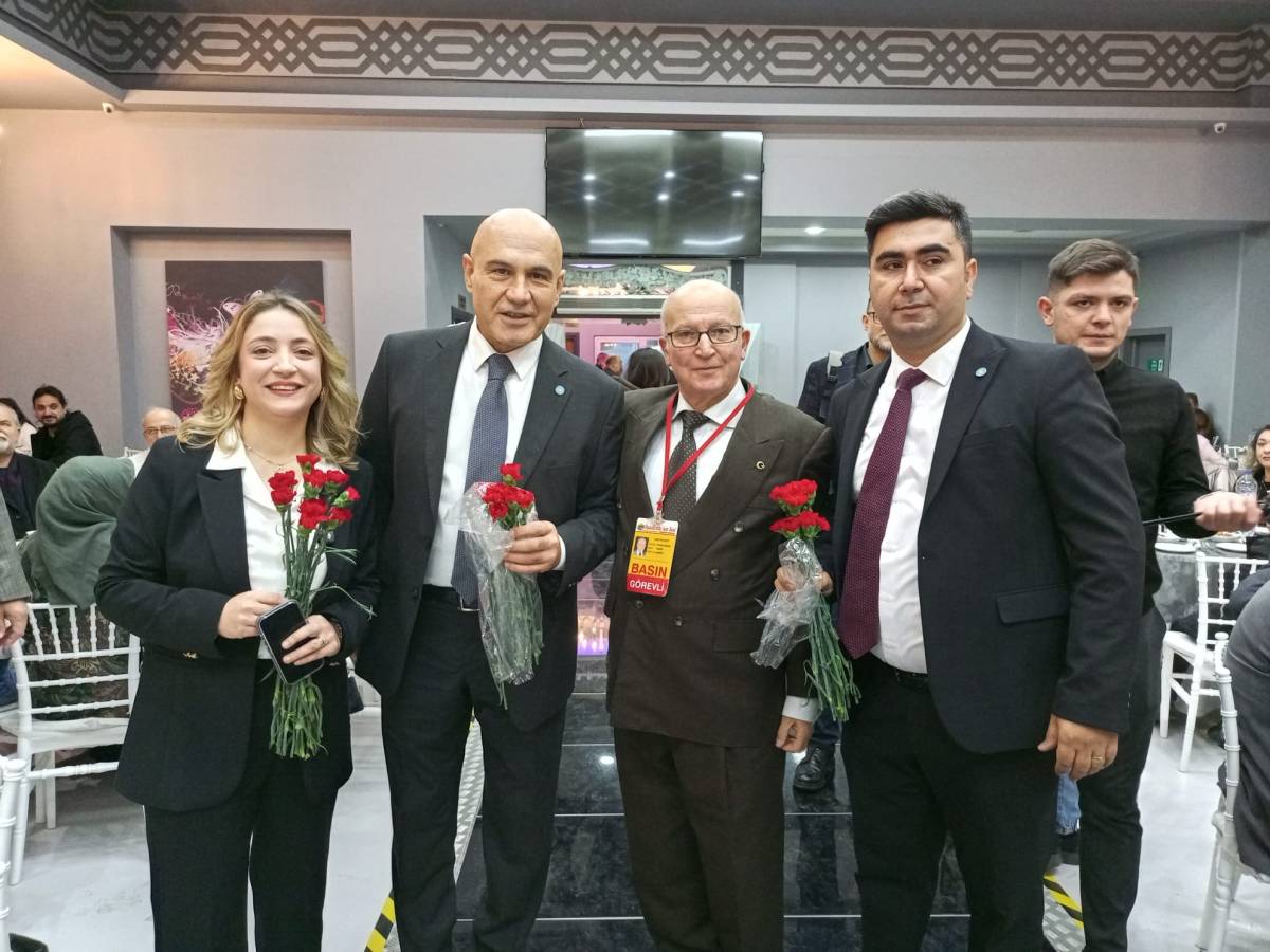 İYİ Partili Turhan Çömez’den Bandırma’da iftar yemeği