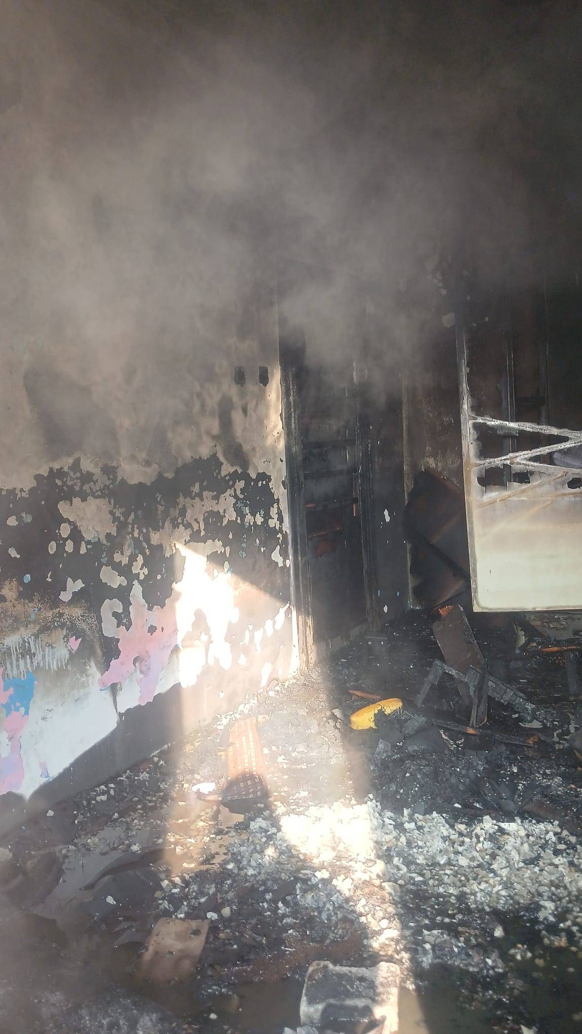 Altıeylül’de Ev Yangını: Binadan Dumanlar Yükseldi