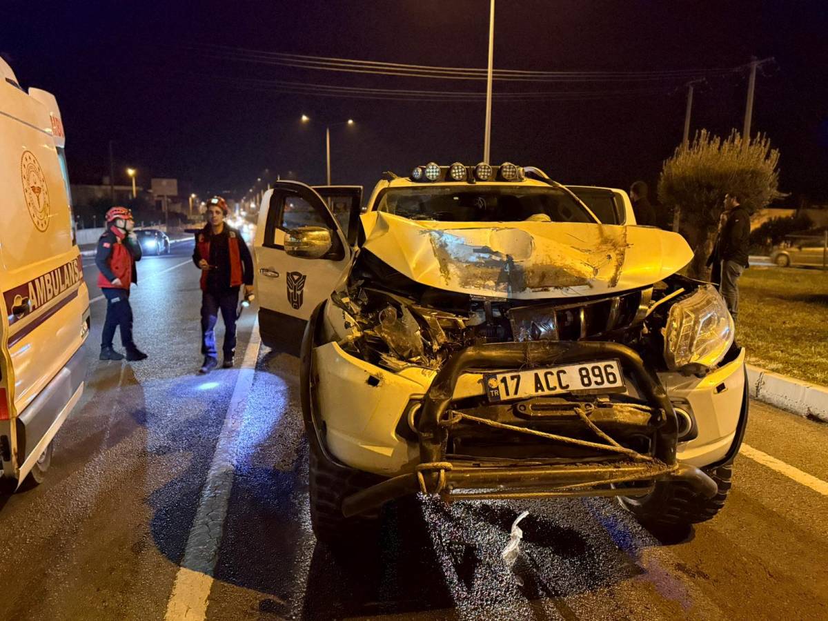 Edremit’te Kavşakta Kaza: 2 Yaralı