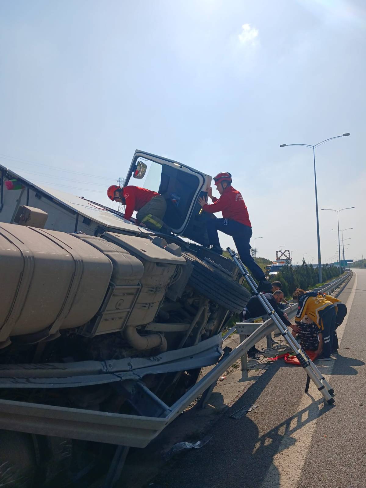 Balıkesir’de tır kazası: 1 yaralı