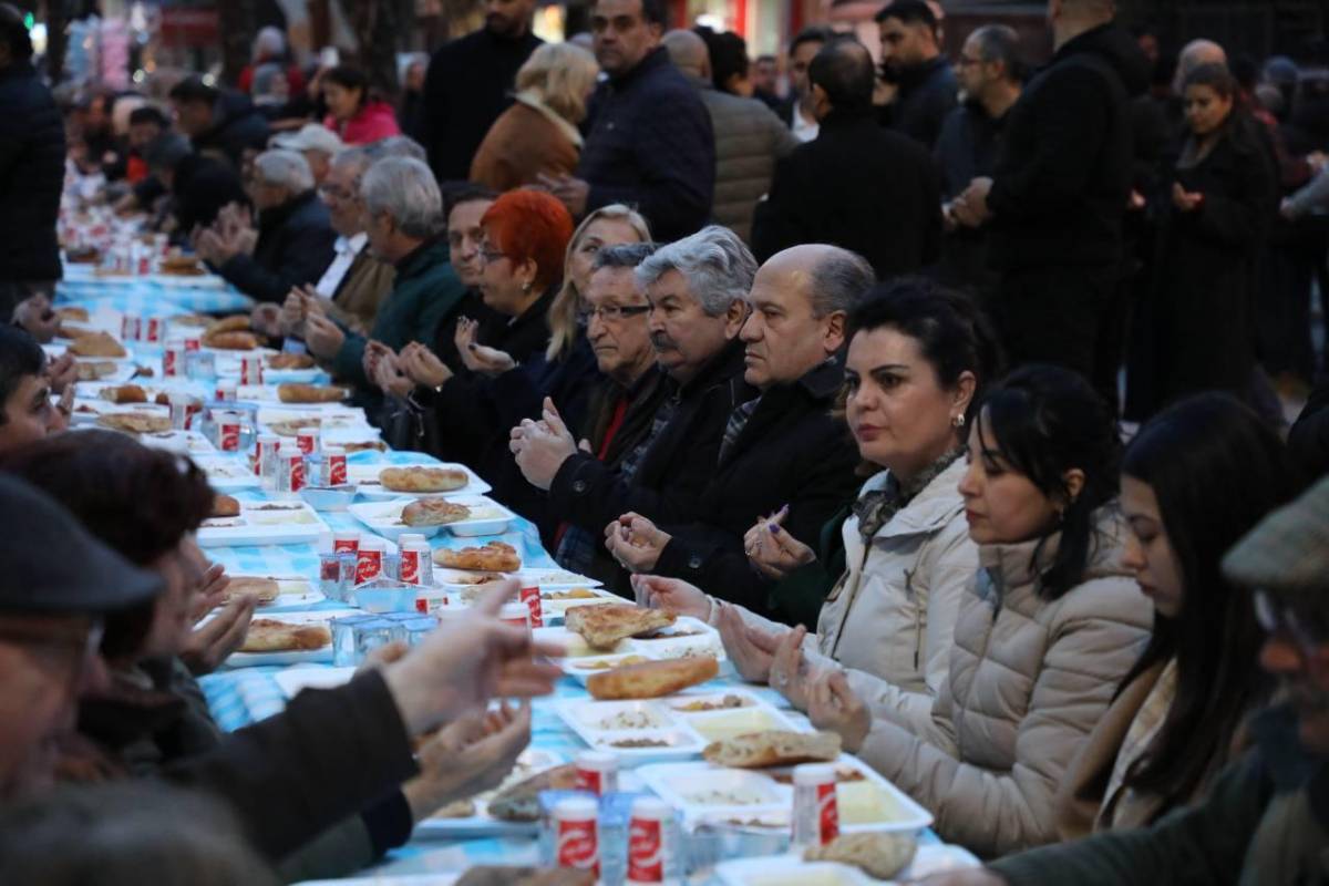 CHP iftar yemeğinde bir araya geldi