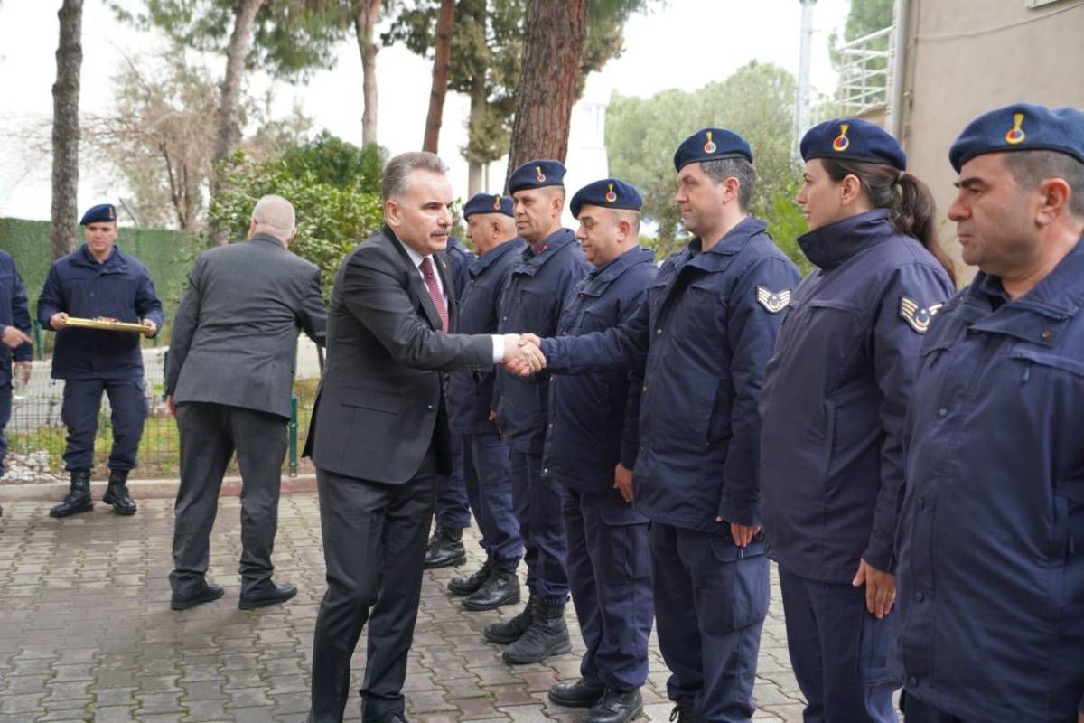 Edremit'te bayramlaşma protokolü buluşturdu