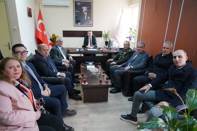 Edremit'te bayramlaşma protokolü buluşturdu