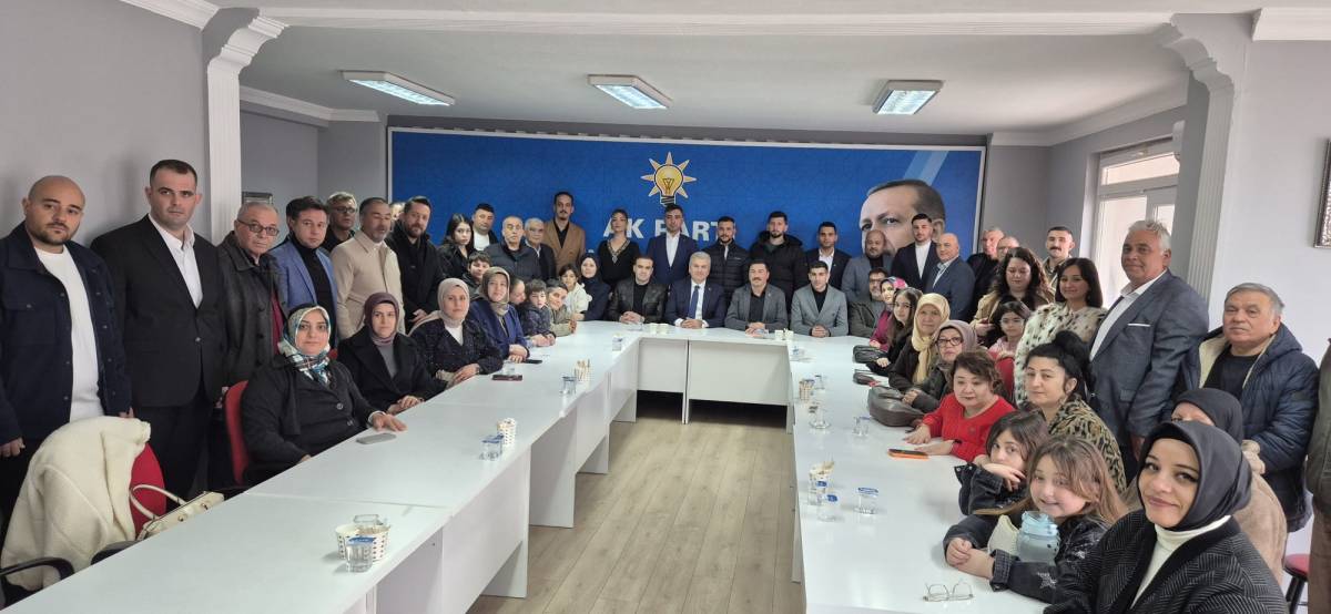 AK Parti Edremit’te sıcak bayramlaşma