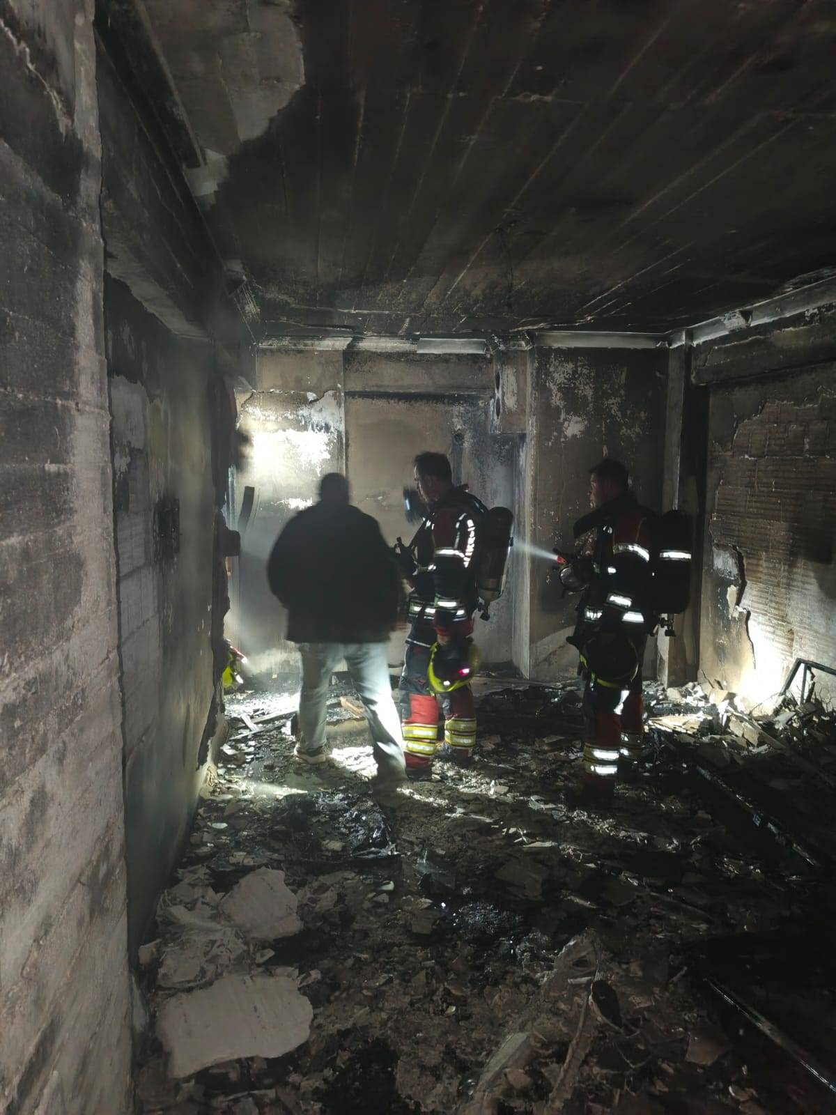 Edremit'te yangında maddi hasar meydana geldi.