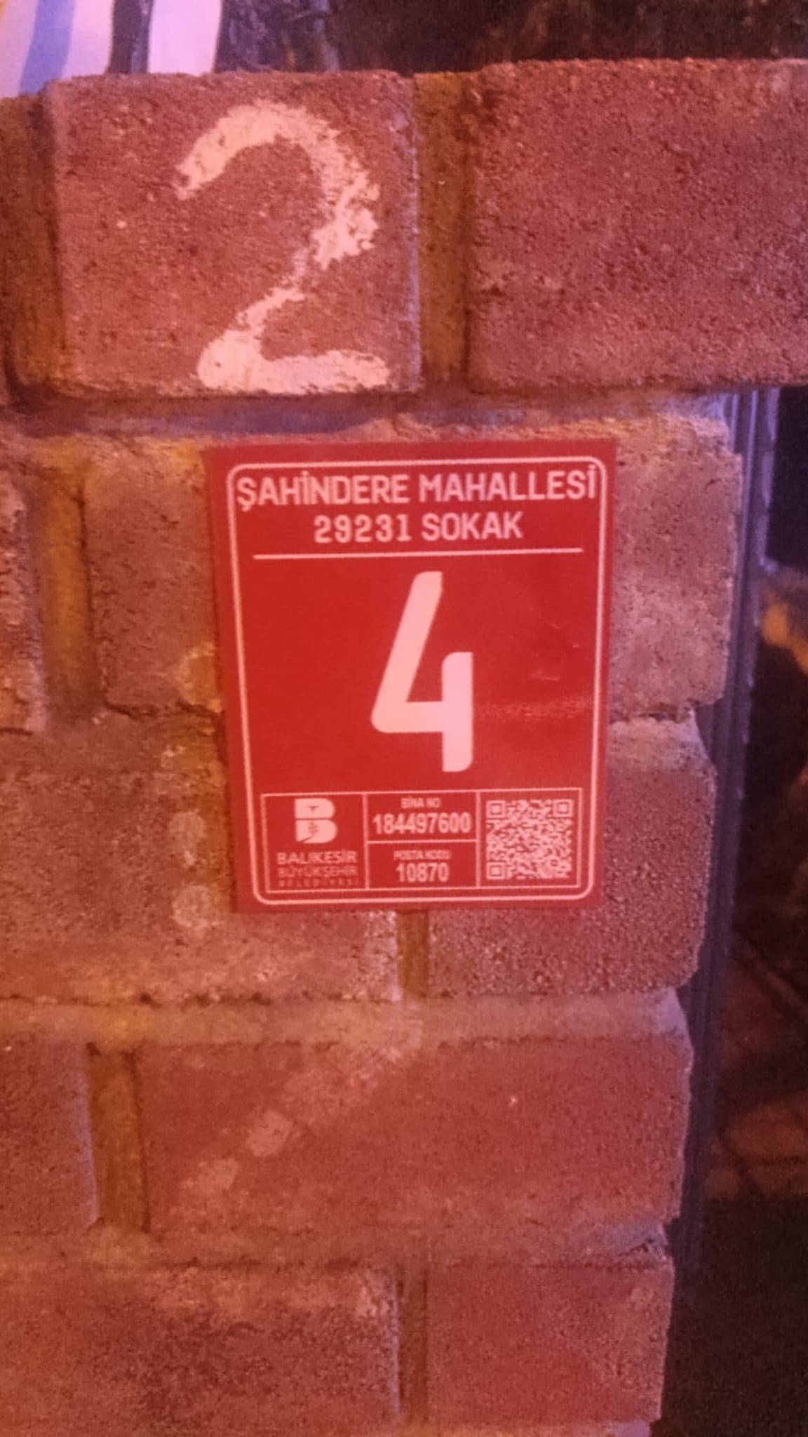 Edremit'te yangında 2 kişi hastaneye kaldırıldı