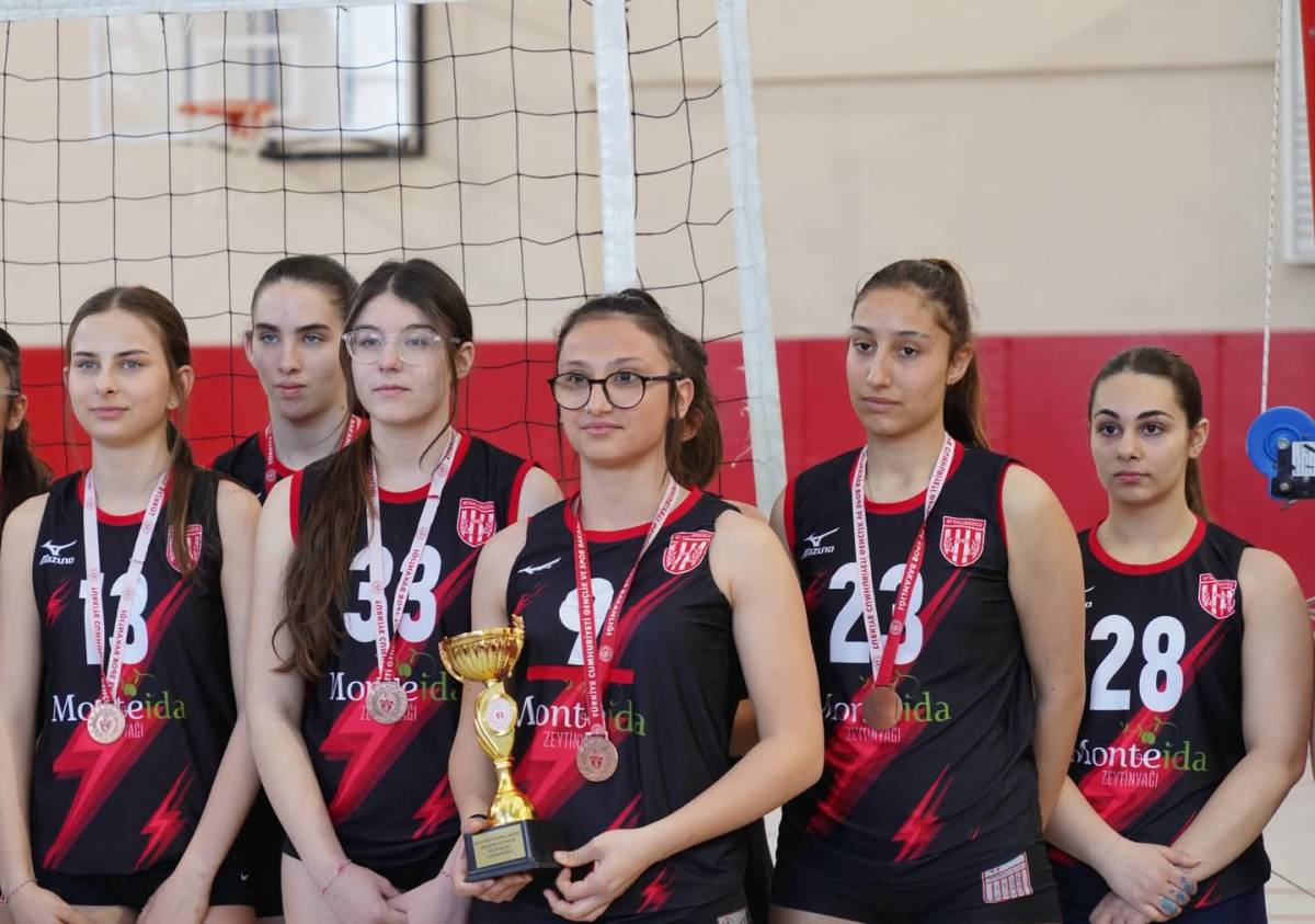 Ayvalık gücü Belediyespor’dan Büyük Başarı