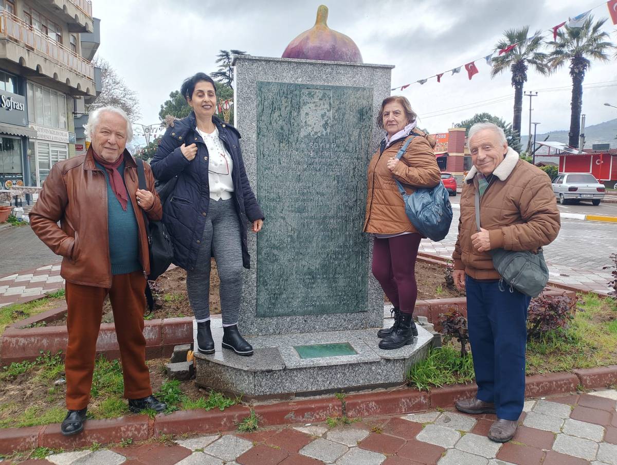 Edremit'e İz Bırakan Şairimiz Halil Soyuer