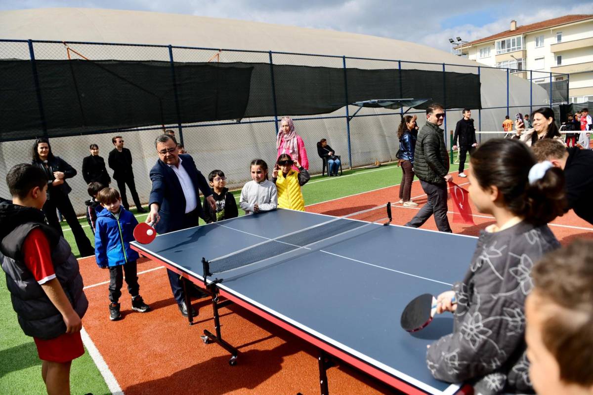 Altıeylül'de çocuklar eğlenceye doydu