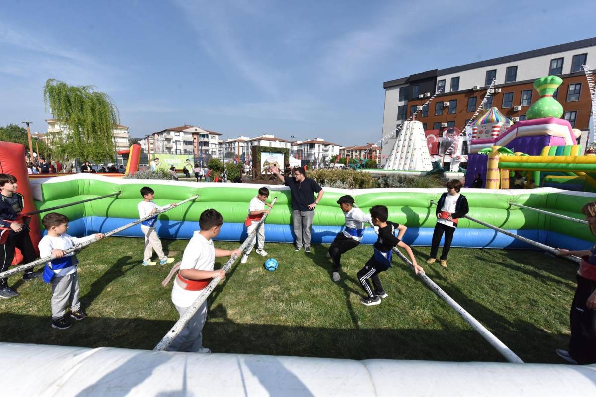 Altıeylül’de Çocuklar İçin Renkli Bayram Programı