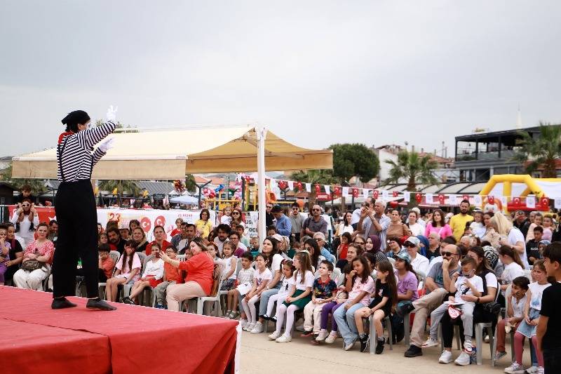 Burhaniye’de 23 Nisan Ruhuna Yakışır Kutlama