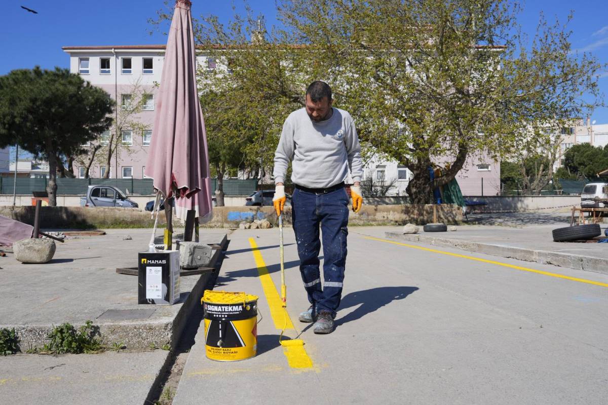 Burhaniye Belediyesi Fen İşleri Ekipleri Çalışmalarını Kesintisiz Sürdürüyor
