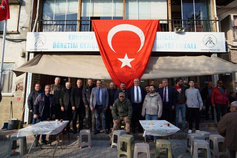 Edremitli Avcılar Sezonu Tavşanlı Pilav Hayrı ile Kapattı