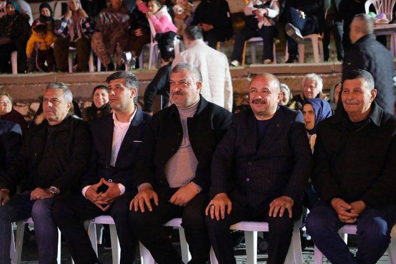 Edremit'te Roman Gecesi.. Müzik, Dans, Coşku Bir Arada..