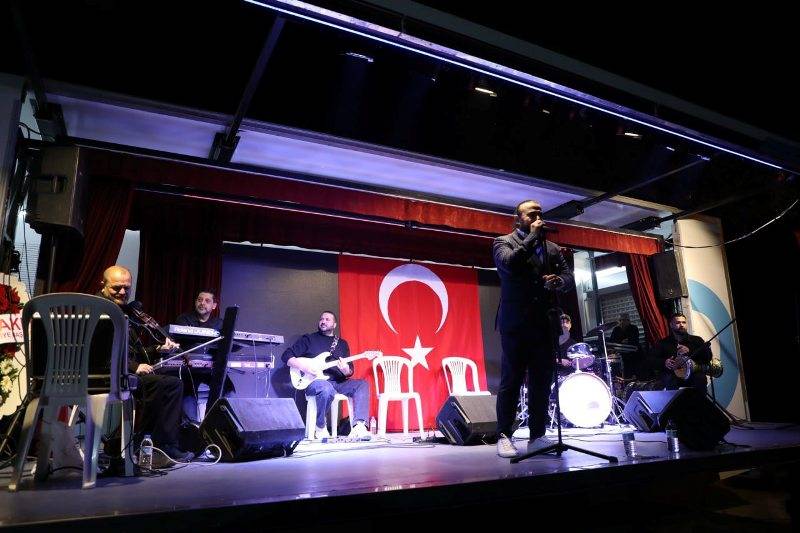 Edremit'te Roman Gecesi.. Müzik, Dans, Coşku Bir Arada..