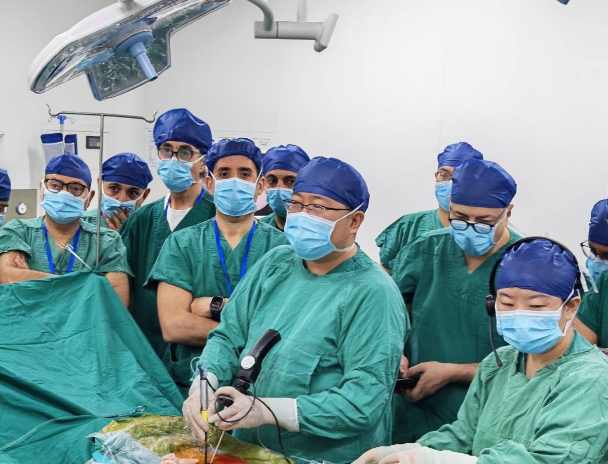 BAÜN Hastanesi’nde Bir Yenilik Daha: AUSS Tekniğiyle Kapalı Omurga Cerrahisi Başladı