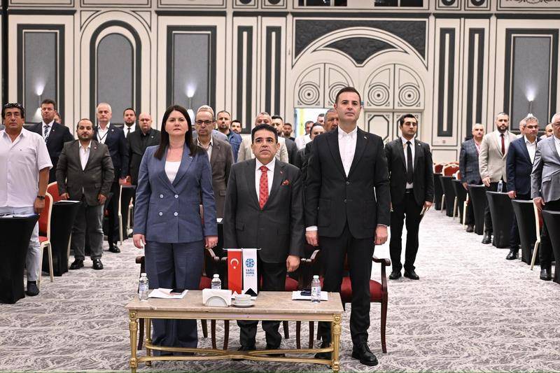 Yağlı Güreş Birliği yeniden ‘Ahmet Akın’ dedi