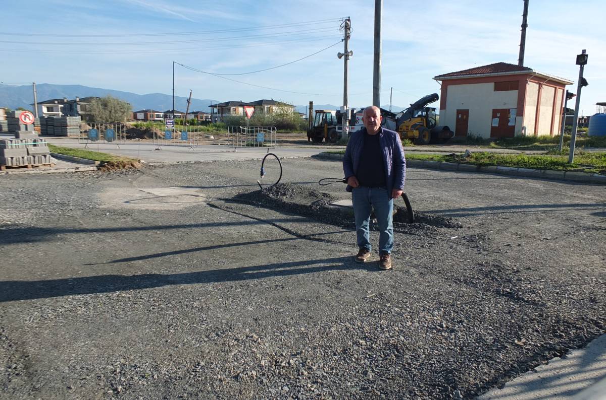 Burhaniye’de 3 aydır bitirilemeyen kavşak kazaya davetiye çıkarıyor