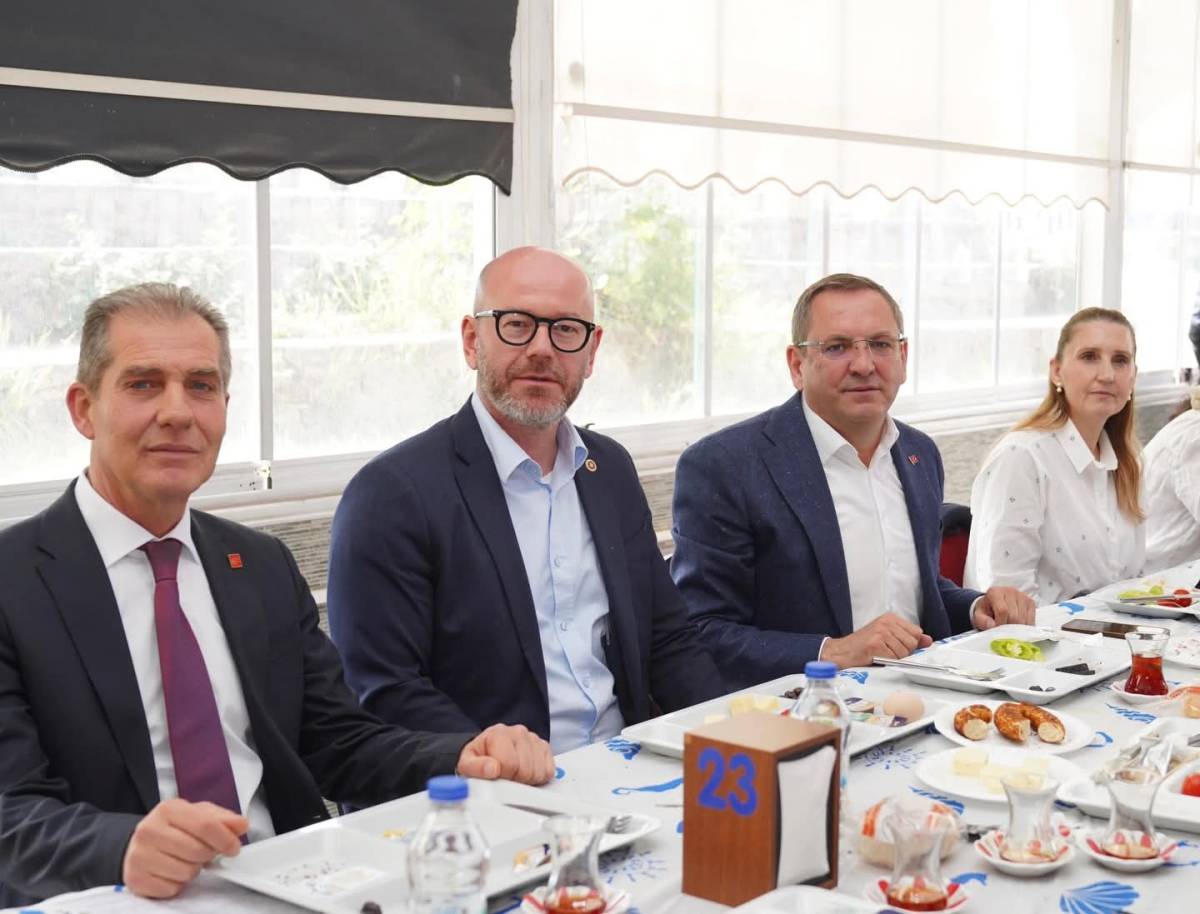 Ayvalık’ta CHP’den Dayanışma Buluşması