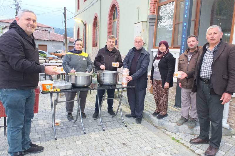 Burhaniye’de Sabah Namazı Buluşması Börezli Camii’nde Yapıldı