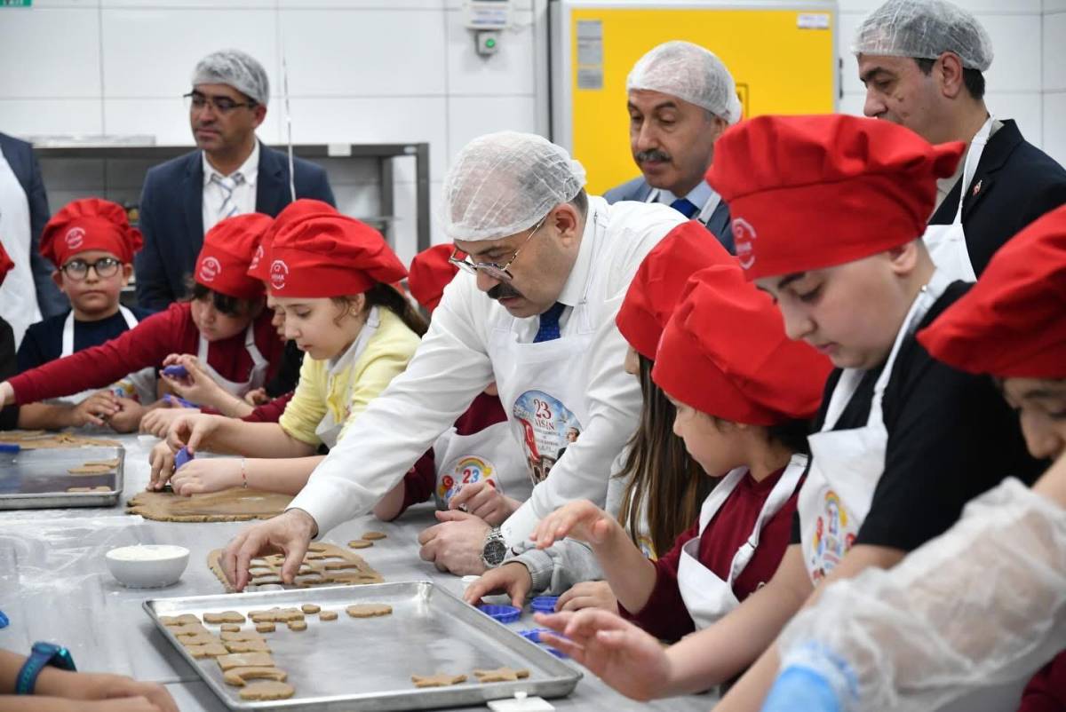 Minik Şeflerden 23 Nisan'a Tatlı Dokunuş