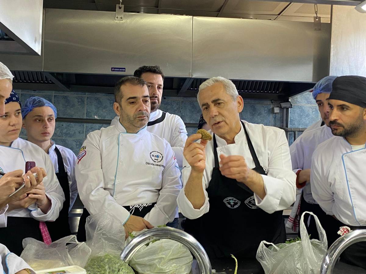 Burhaniye’de Geleceğin Şefleri ile Sürdürülebilir Gastronomi Atölyesi düzenlendi