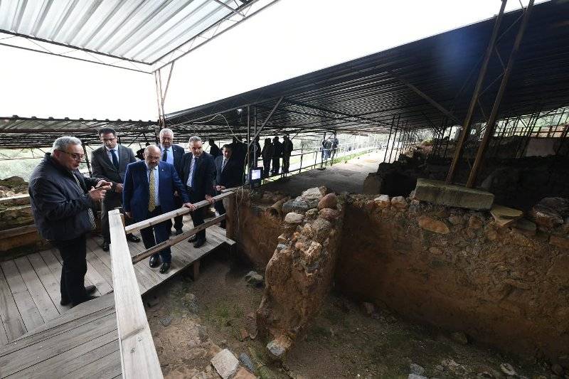 Vali Ustaoğlu’ndan Antandros’ta tarih yolculuğu