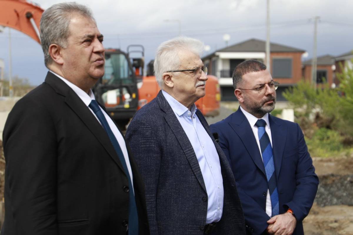 Başkan Deveciler, Altınyol Caddesi'ndeki altyapı çalışmalarını inceledi