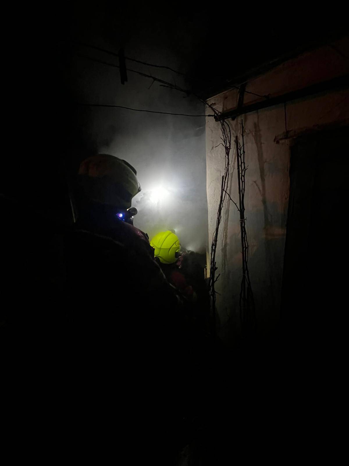 Burhaniye’de kömürlük yangını