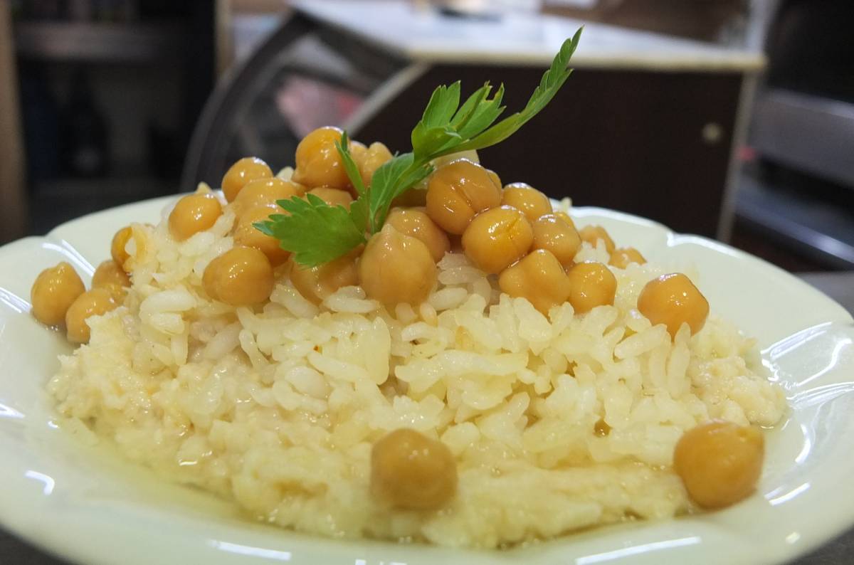 Burhaniyeli lokantacı keşkek günü düzenledi