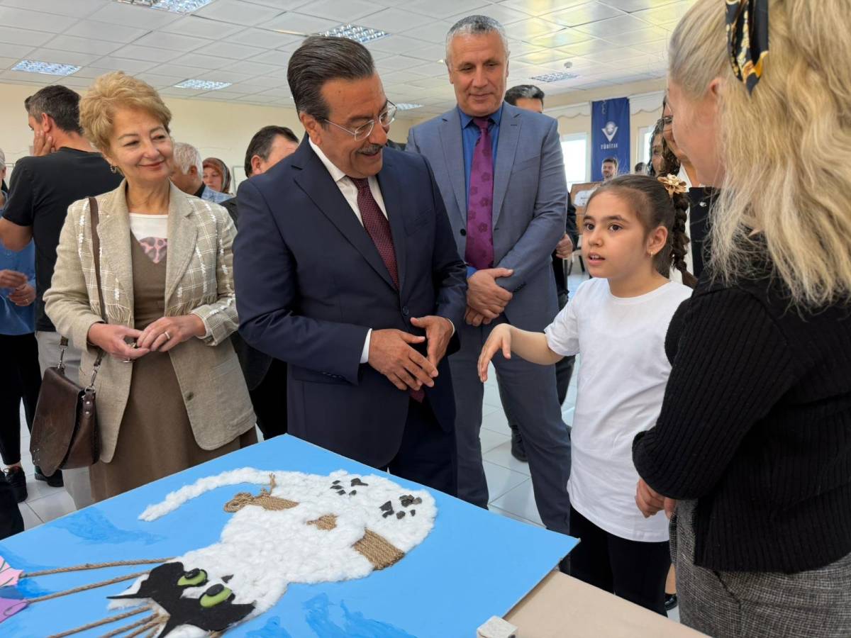 Burhaniye’de özel öğrencilerin düzenlediği Bilim Fuarı ilgi gördü