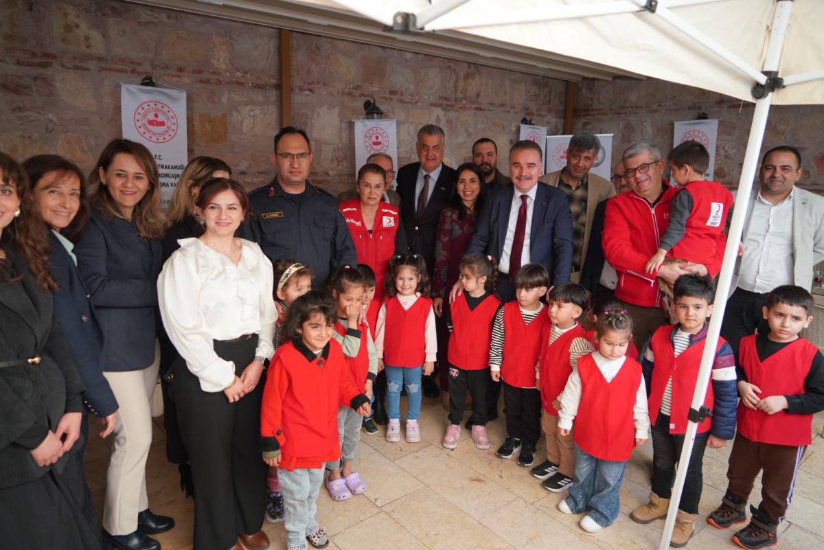 Kaymakam Odabaş SODAM kursiyerlerinin sertifika heyecanına ortak oldu