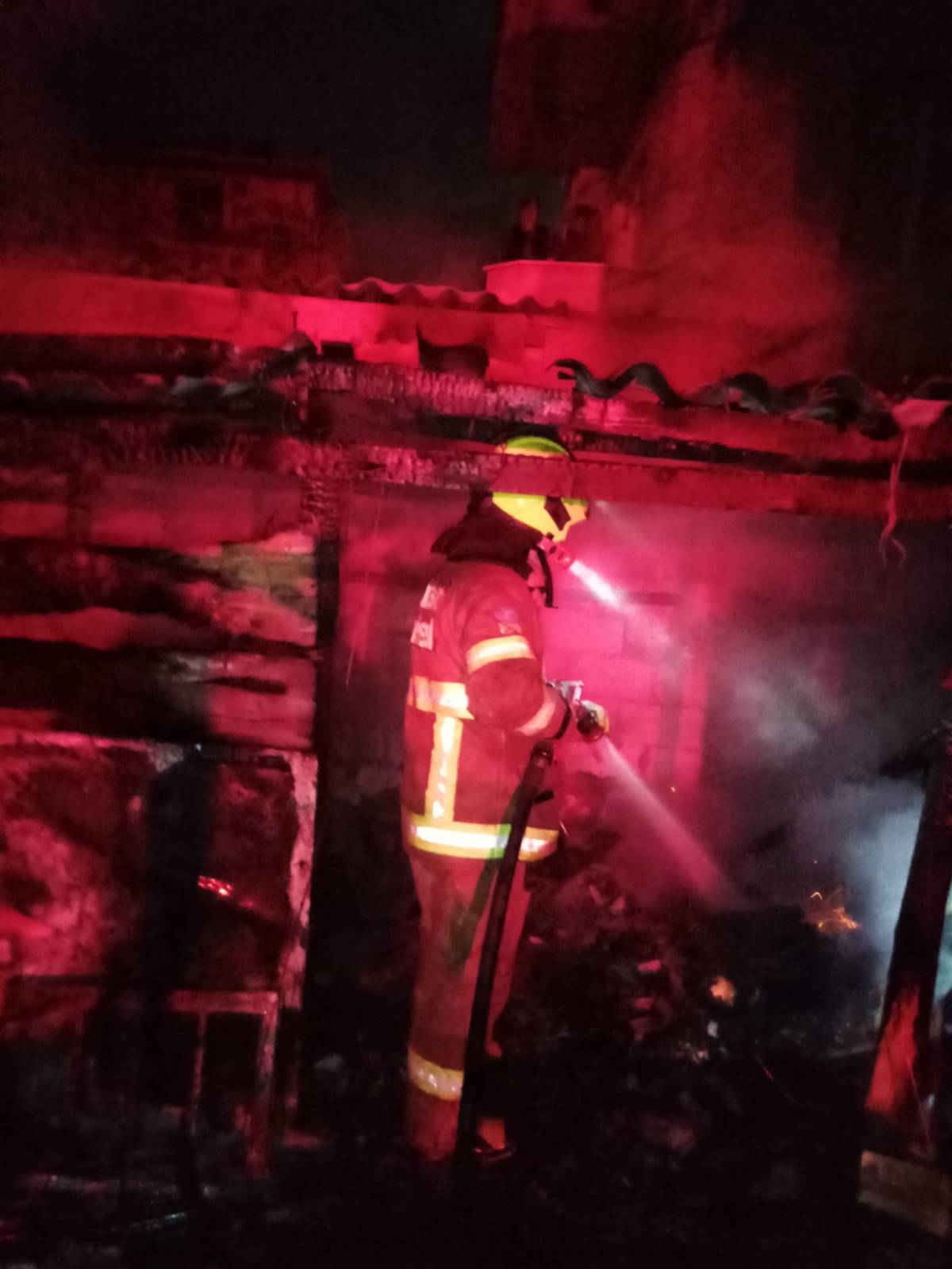 Manyas’ta depo alev alev yandı