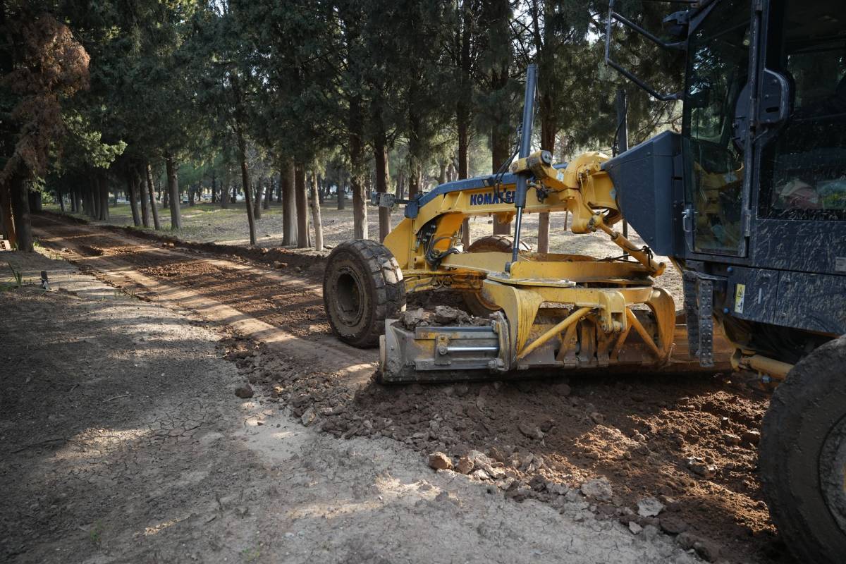 Mithatpaşa Mahallesi Merkez Mezarlığı’nda Yol Düzenleme Çalışmaları Başladı