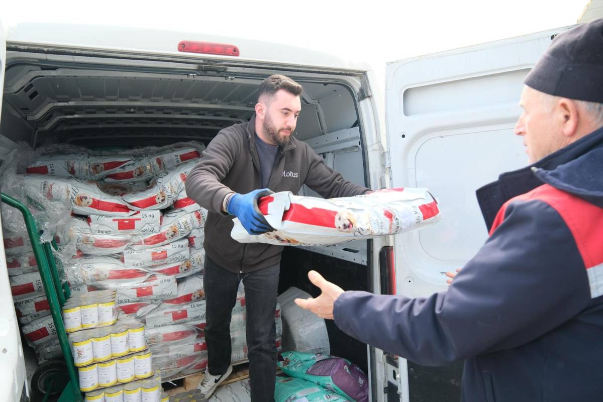 Altıeylül’de Can Dostlara Büyük Destek