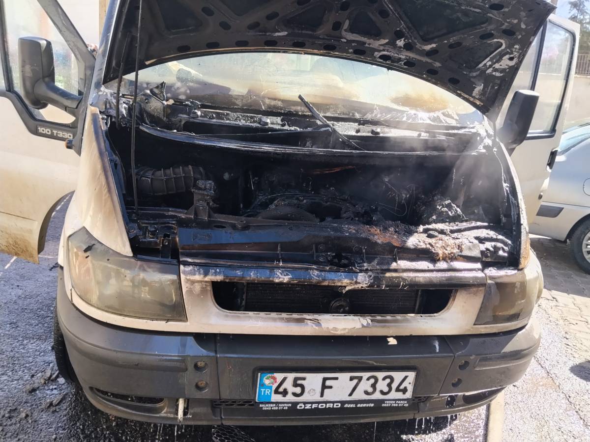İvrindi’de araç yangını korkuttu