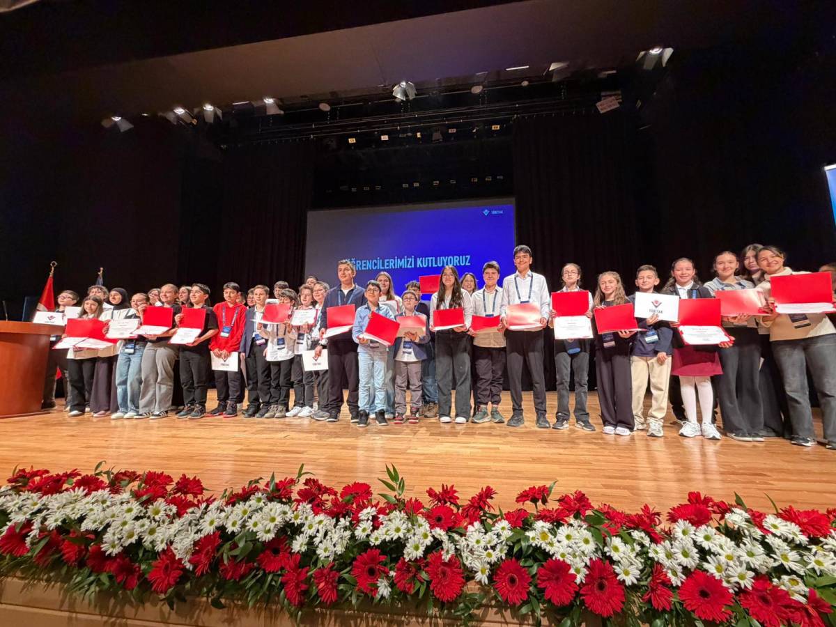 Balıkesir'den TÜBİTAK 2204-B Bursa Bölge Sergisine Damga: 9 Derece ile Zirvede