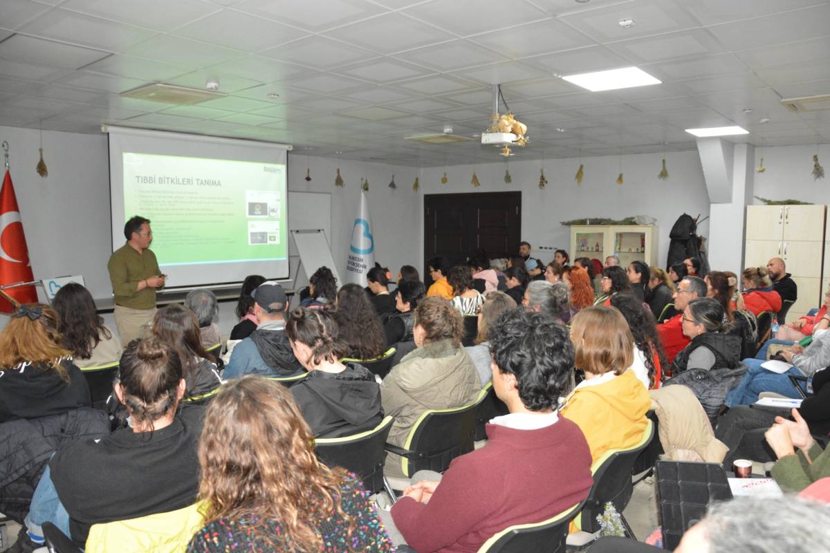 Balıkesir Büyükşehir Belediyesi, kursiyerlerini donanımlı bir eğitimden geçiriyor