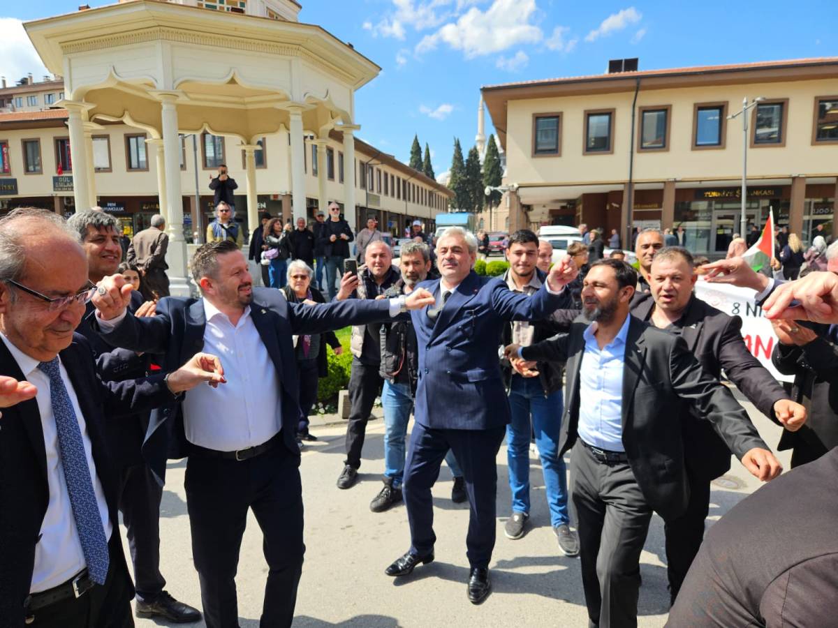 AK Parti İl Başkanı Mehmet Aydemir Roman Havasıyla Coştu!